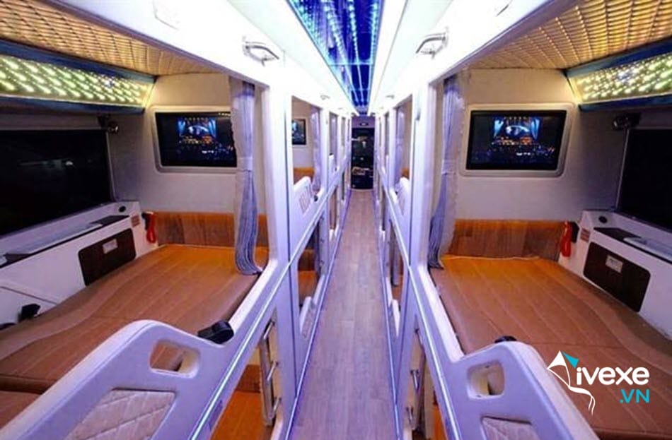 Dịch vụ xe giường nằm Limousine của nhà xe Năm Thùy