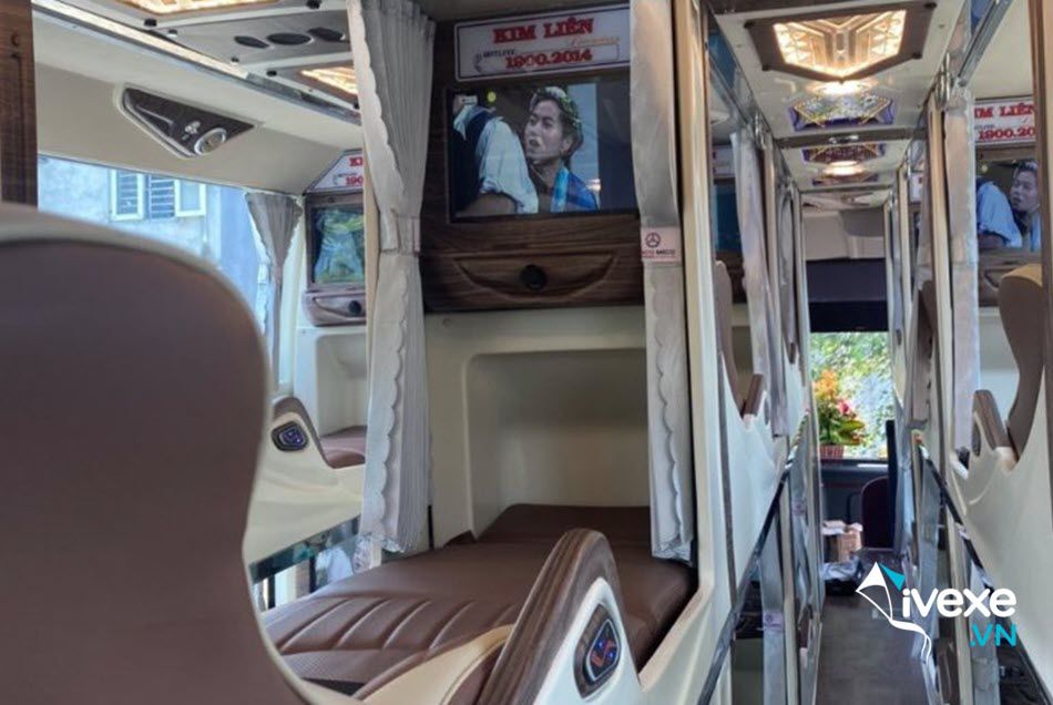 Nội thất xe Limousine 34 phòng của dịch vụ xe khách Kim Liên