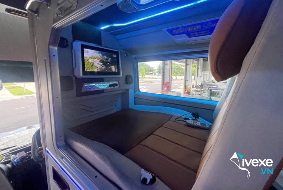 Dòng xe Limousine 24 phòng của nhà xe Quốc Phong về Quy Nhơn