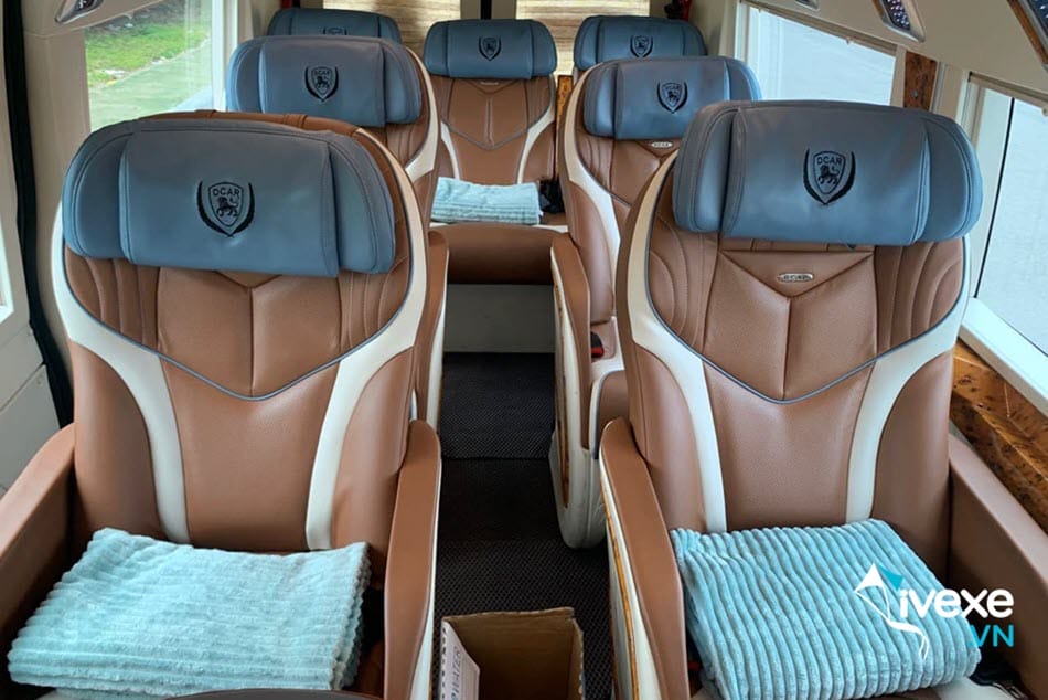 Nội thất xe Limousine 9 chỗ của xe Hùng Đức Quảng Ninh - Hà Nội