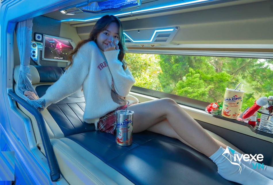 Tiện ích xe Limousine 24 phòng đôi của xe Amazing Limousine