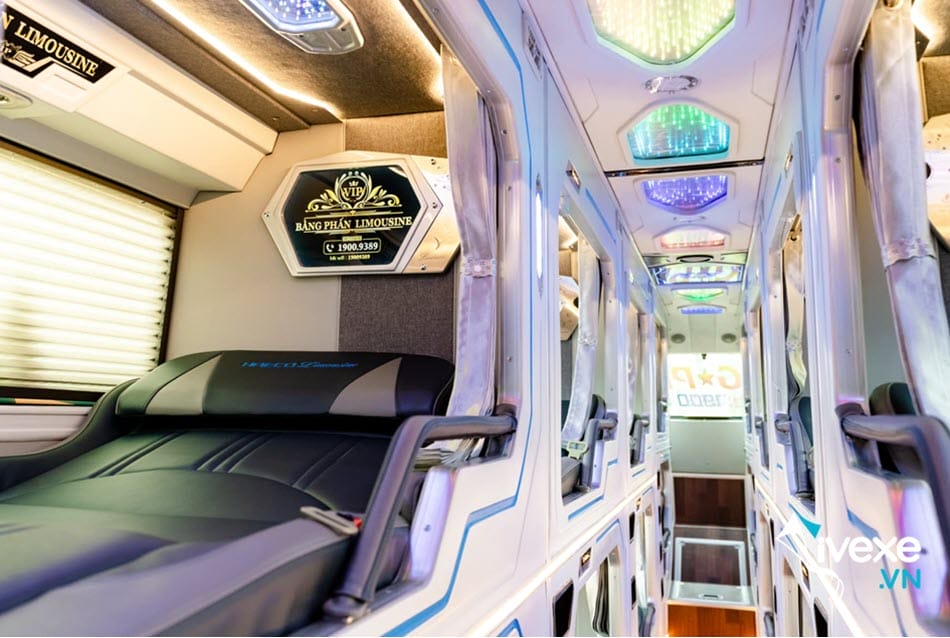 Tiện ích xe Limousine cabin phòng đơn của xe Bằng Phấn Hà Giang