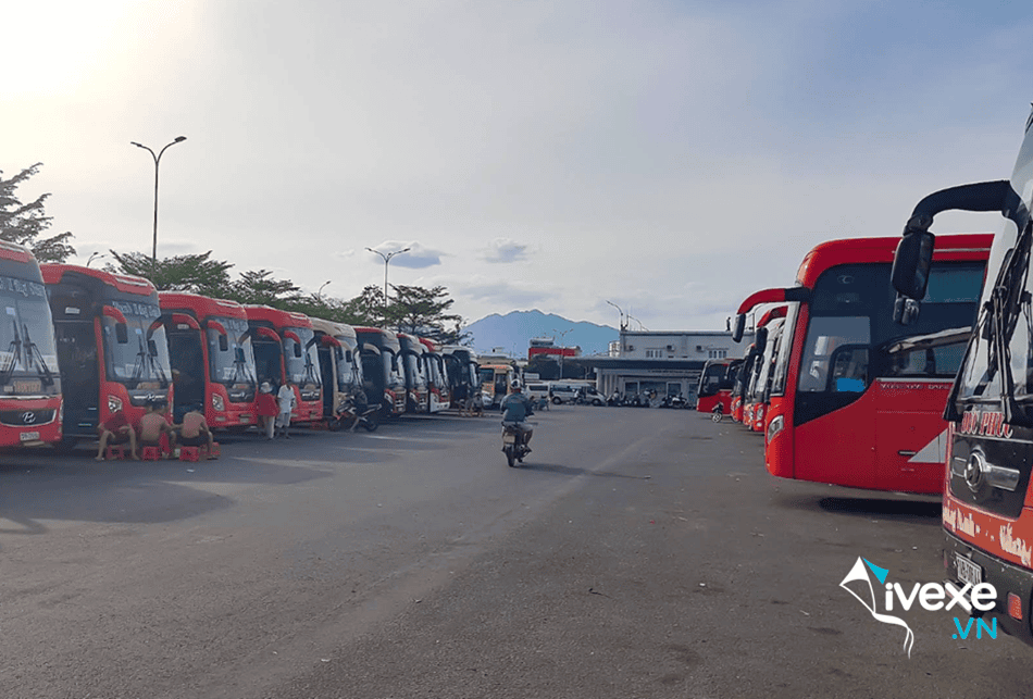 Bãi đổ xe dành cho các phương tiện tại bến xe Đà Nẵng