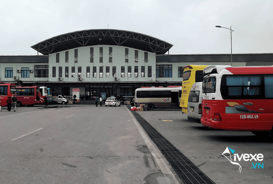 Bãi đổ xe dành cho các phương tiện tại bến xe Thái Nguyên