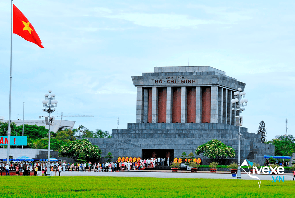 Lăng Chủ tịch Hồ Chí Minh - Địa điểm tham quan gần bến xe Mỹ Đình