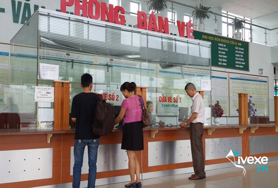 Khu vực quầy bán vé tại bến xe Trung tâm Thái Nguyên