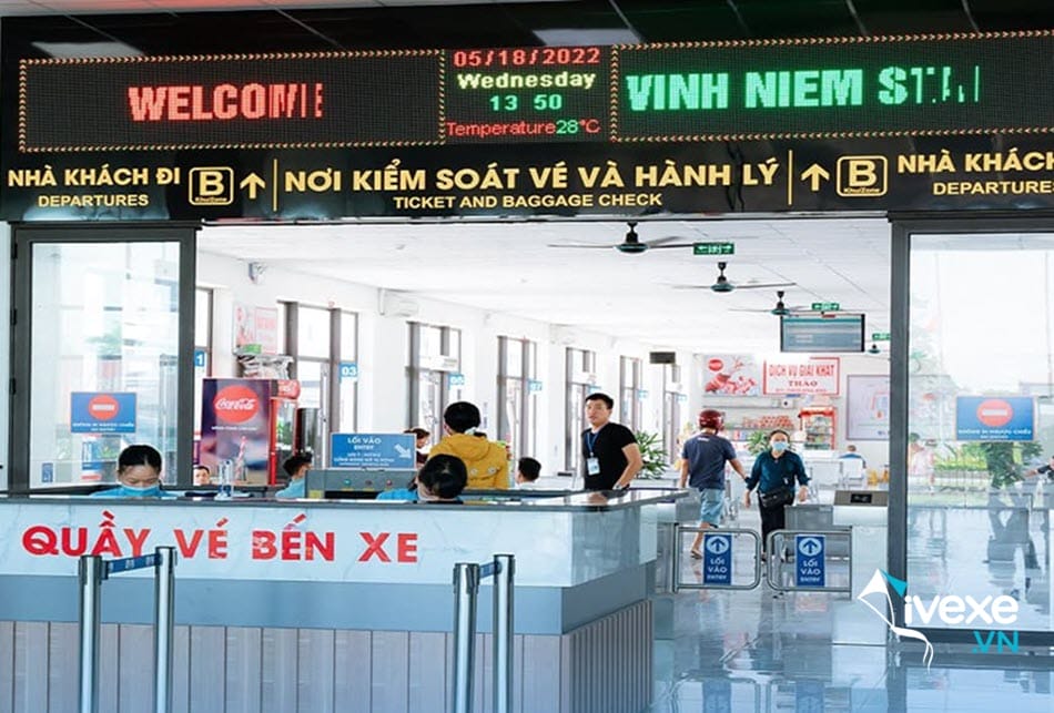 Khu vực quầy vé tại bến xe Vĩnh Niệm