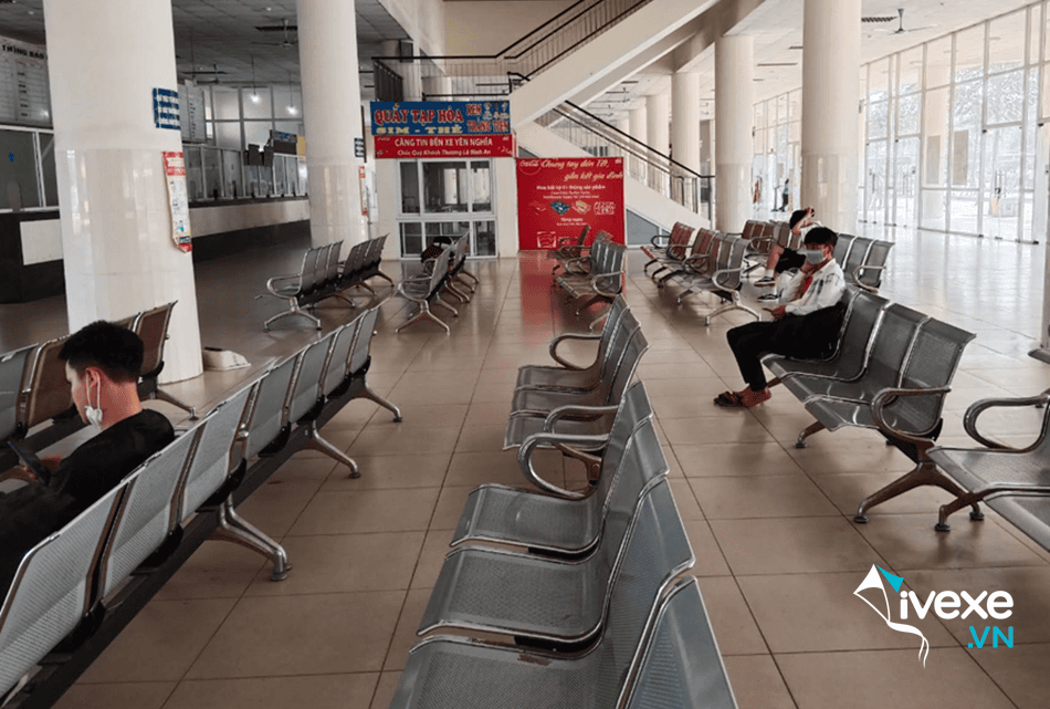 Khu vực quầy vé tại bến xe Yên Nghĩa