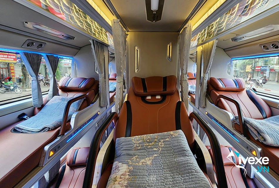 Nội thất xe Limousine 32 phòng của xe Camel Travel