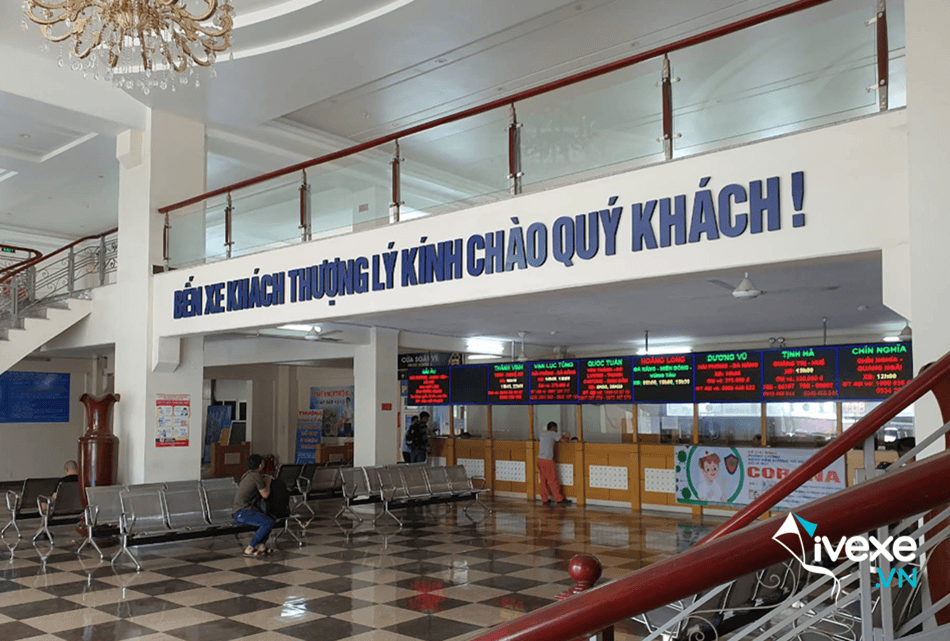 Quầy bán vé tại bến xe Thượng Lý