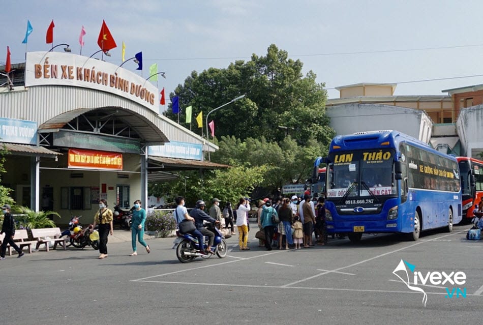 Bãi đậu xe dành cho các phương tiện ra vào bến xe Bình Dương