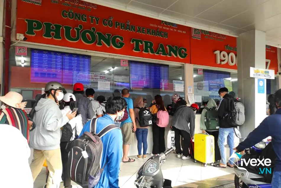 Quầy bán vé của xe khách Phương Trang tại Sài Gòn