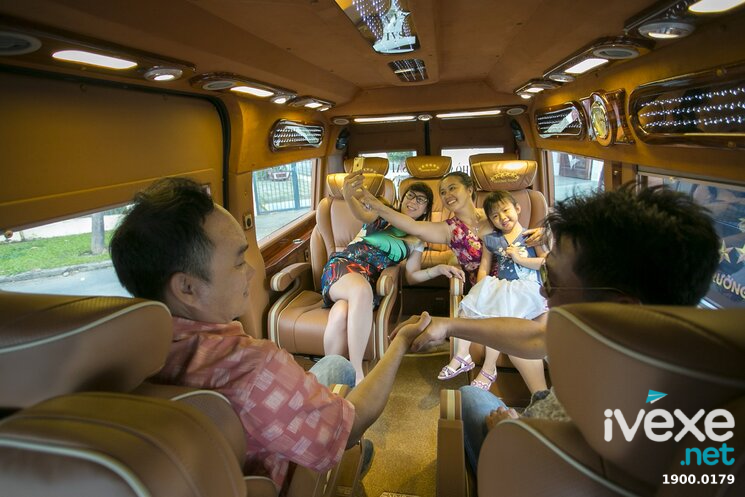 Nội thất cao cấp của nhà xe Trường Thịnh Limousine