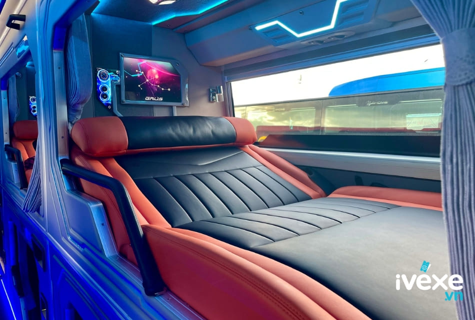 Không gian xe Limousine nhiều tiện nghi của xe khách Mai Quyên