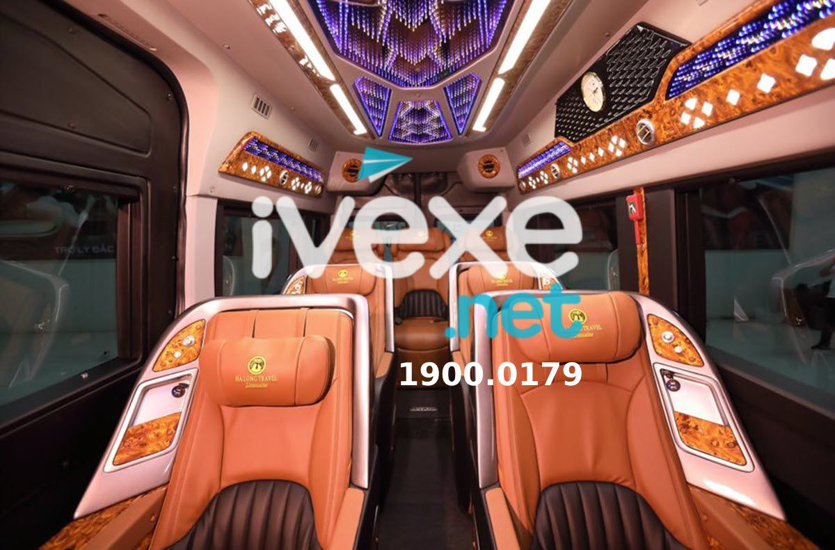 Nội thất xe ghế ngồi Limousine 9 chỗ của Nhà xe Hạ Long Travel Limousine