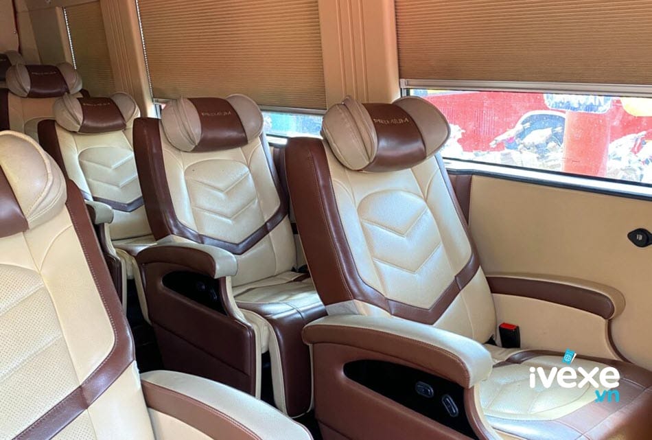 Nội thất xe ghế Limousine hiện đại của xe khách Phương Trang Phan Thiết Bình Thuận