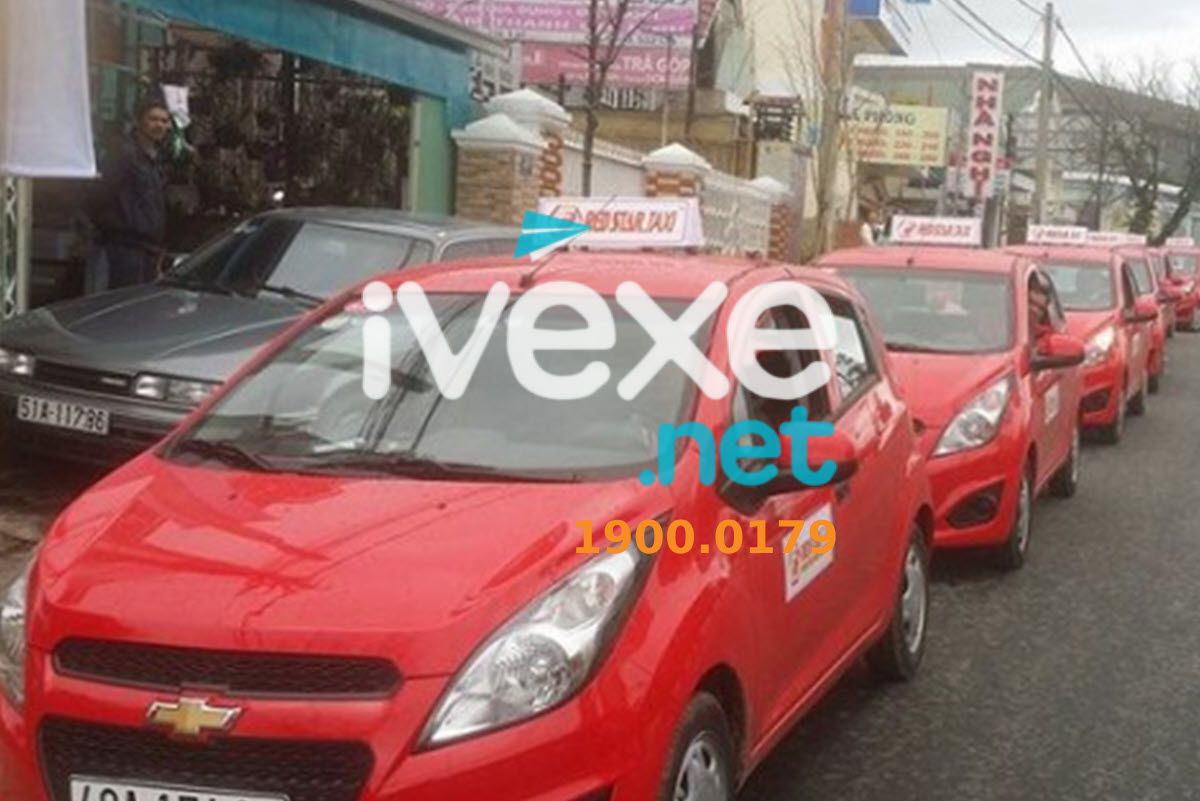 Hãng xe taxi Sao Đỏ