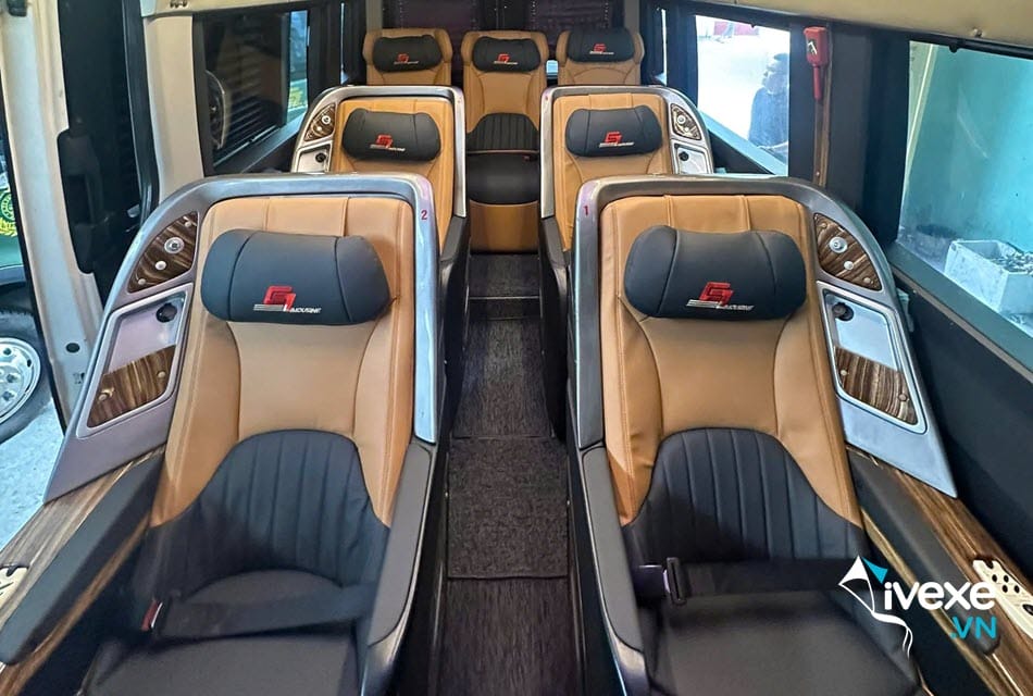 Nội thất xe ghế Limousine của xe Cúc Tùng Nha Trang