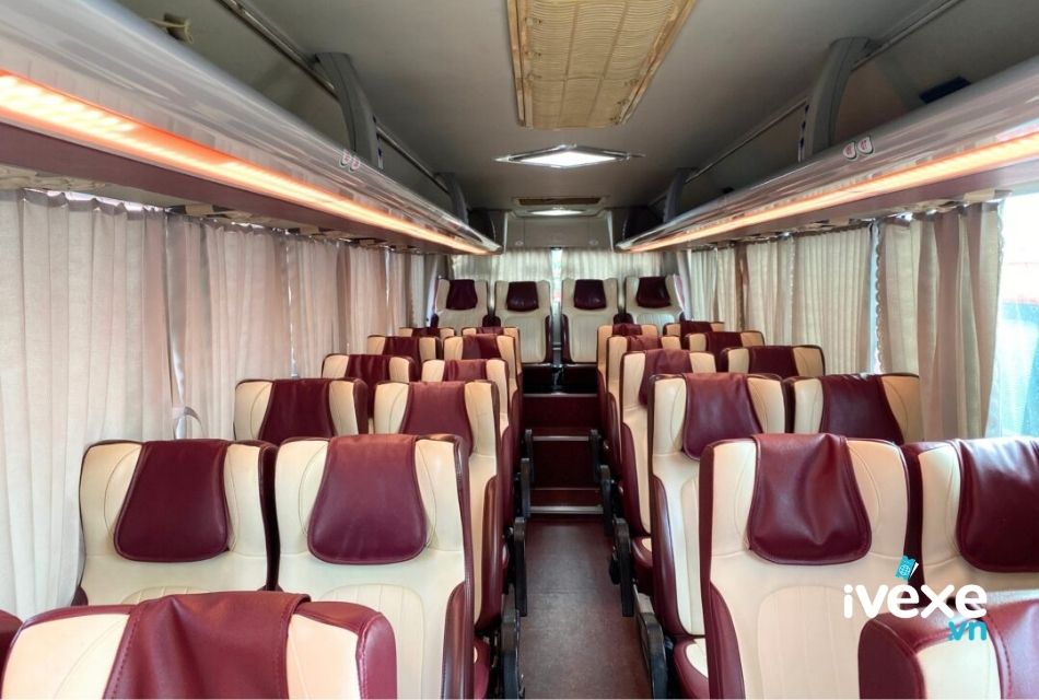 Nội thất dòng xe ghế ngồi 28 chỗ của nhà xe Võ Cúc Phương