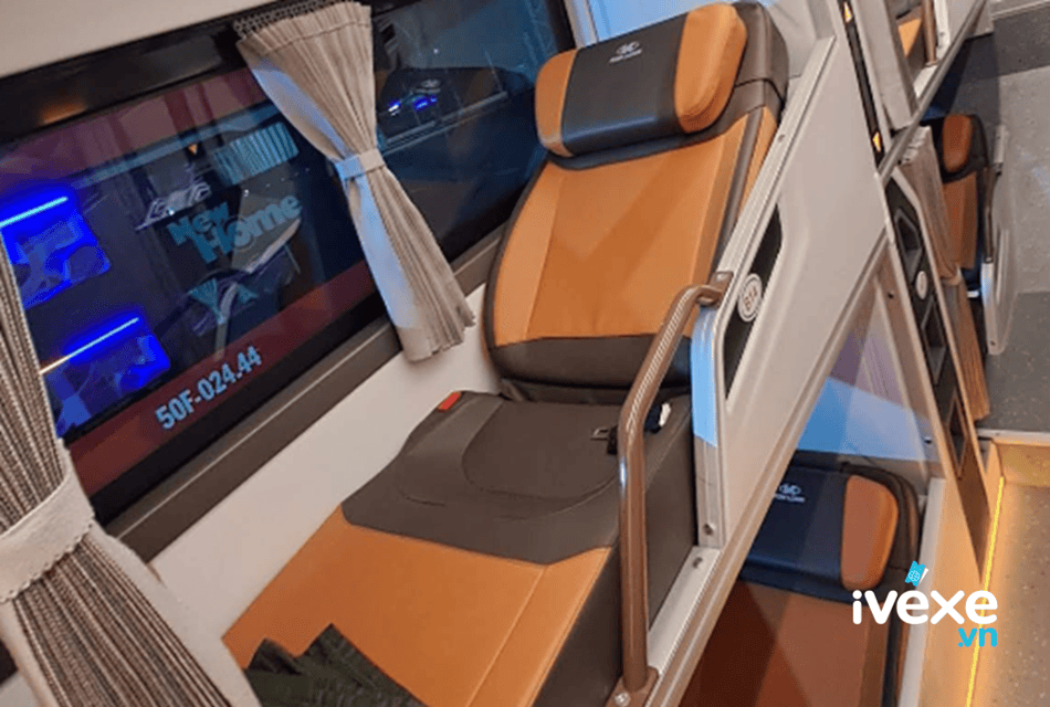 Không gian xe Limousine 34 phòng rộng thoáng của xe Phương Trang Nha Trang