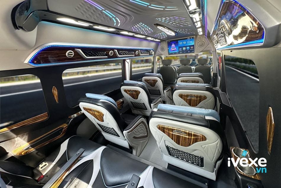 Tiện ích sang trọng xe Limousine 12 chỗ của nhà xe Hương Khuê