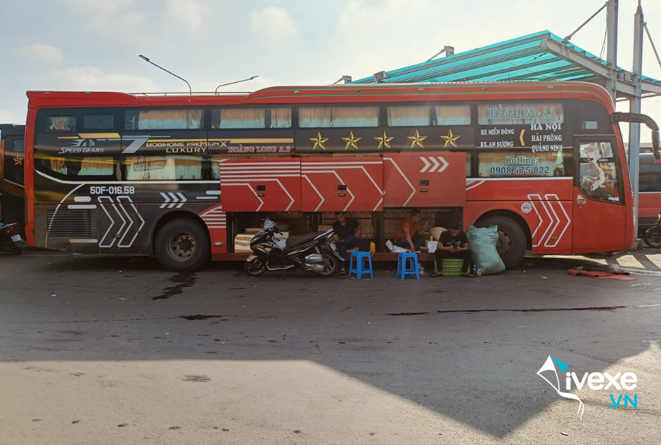 Nhà xe Hoàng Long (Đỏ) tuyến Sài Gòn đi Hà Nội