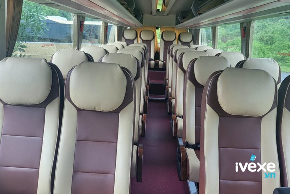 Nội thất xe ghế ngồi của nhà xe Mộc Châu Travel