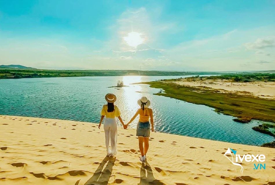 Đặt vé xe Limousine Sài Gòn đi Phan Thiết giá vé ưu đãi