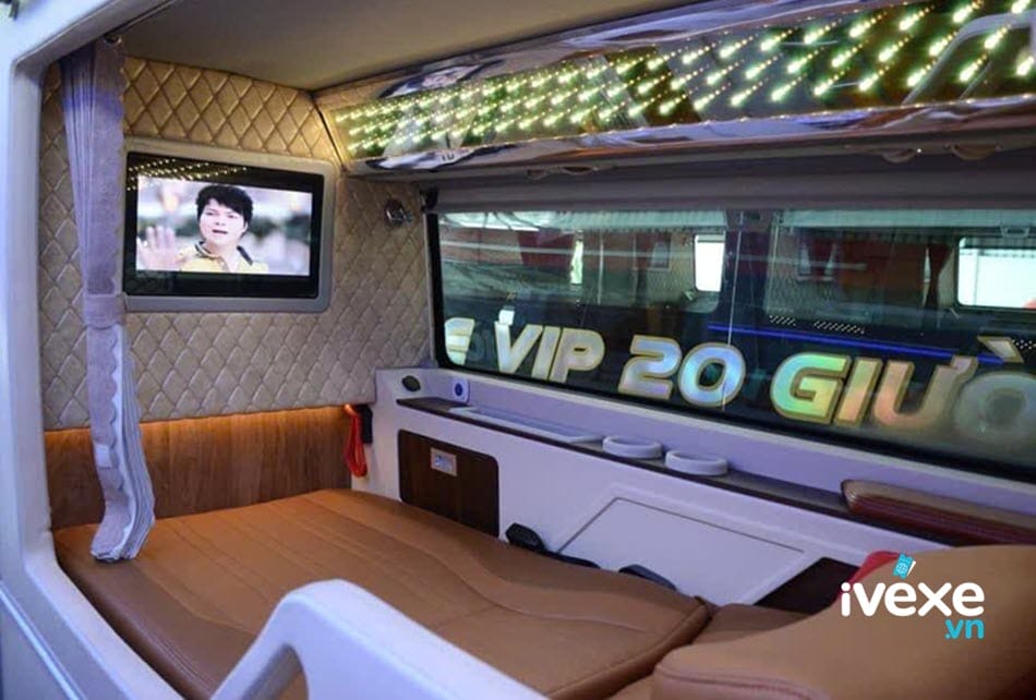 Nội thất xe Limousine 20 phòng sang trọng của nhà xe Giáp Diệp