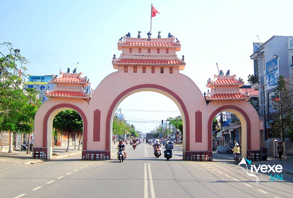 Cổng Tam Quan - Điểm tham quan gần bến xe Rạch Sỏi