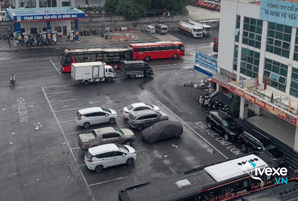 Khu vực đậu xe dành cho các phương tiện tại bến xe khách Đồng Nai