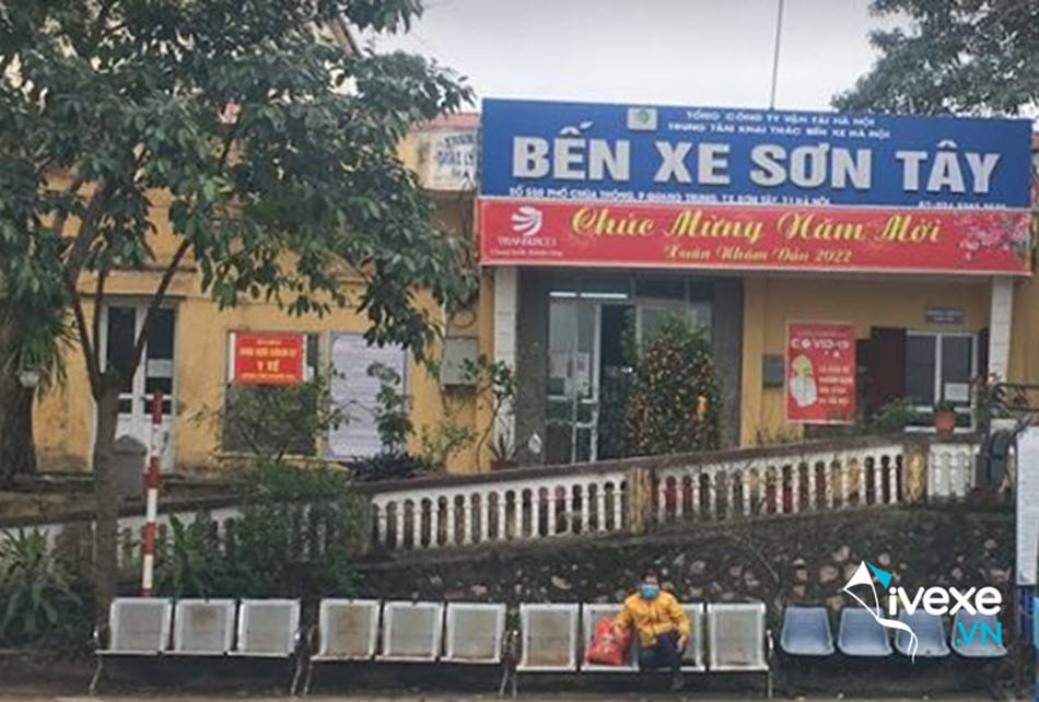 Khu vực đợi xe dành cho khách tại bến xe Sơn Tây