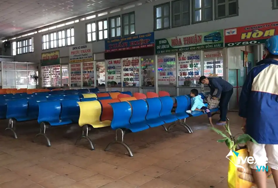 Khu vực quầy vé tại bến xe khách Cà Mau