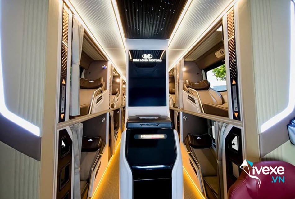 Tiện ích xe Limousine 34 phòng từ bến xe Phương Trang miền Tây đi Cam Ranh