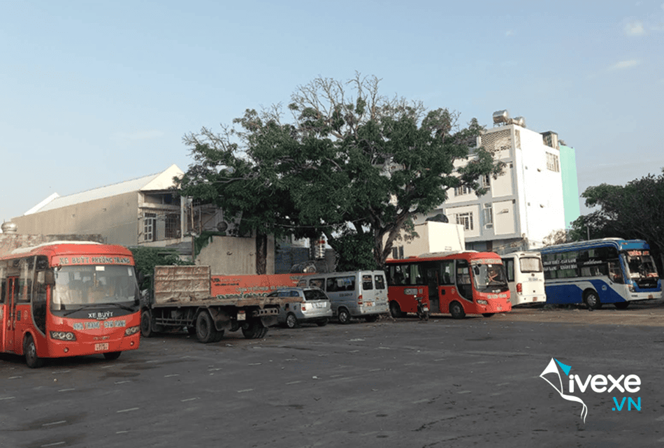Bãi đậu xe tại bến xe Cam Ranh