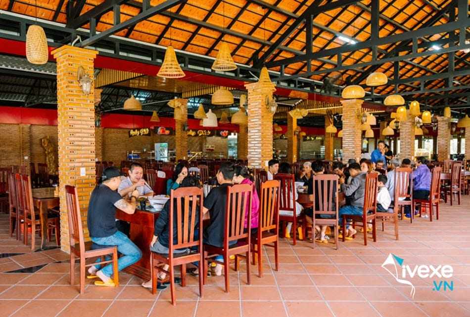 Dịch vụ ăn uống tại Trạm dừng chân Phúc Lộc Thọ