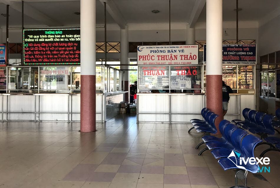 Khu vực quầy vé các nhà xe tại bến xe Quy Nhơn