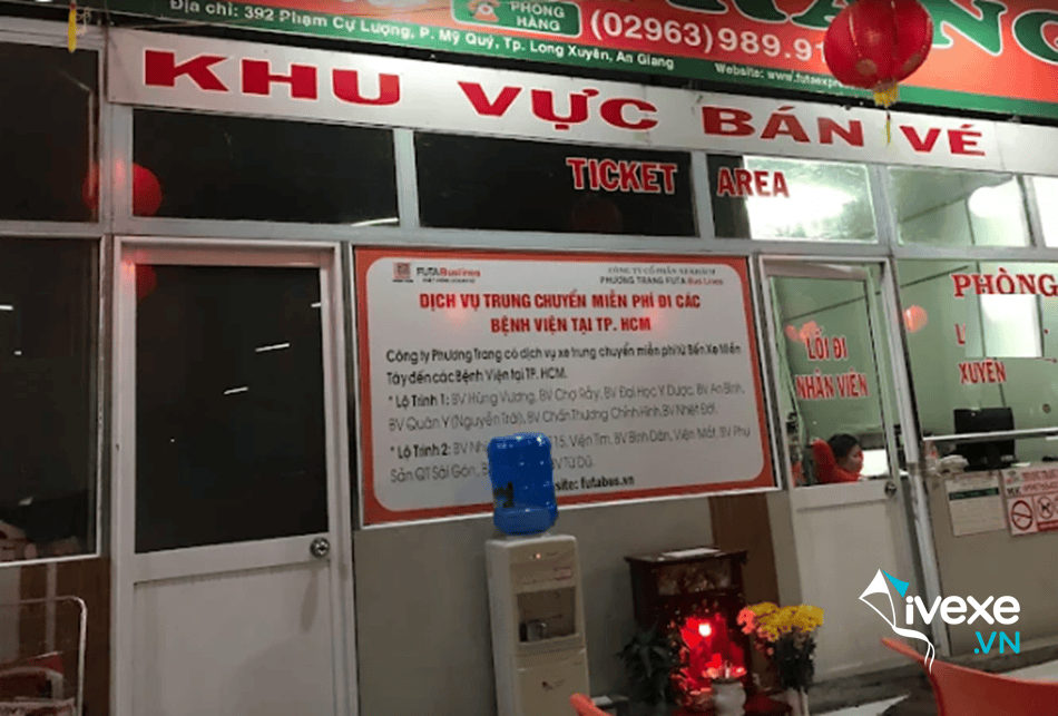 Quầy vé nhà xe tại bến xe Long Xuyên