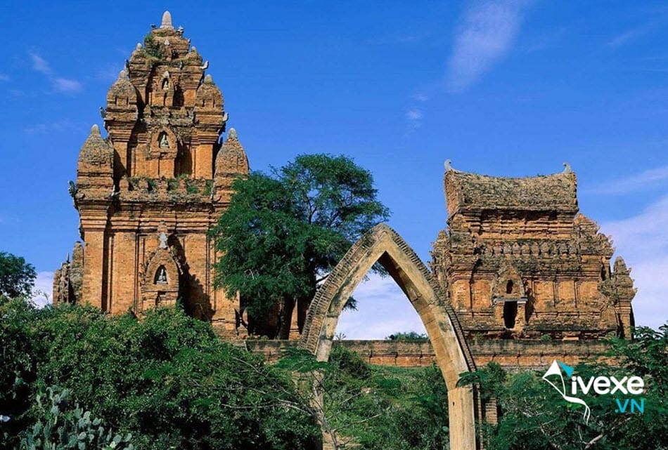 Tháp Po Klong Garai - Điểm thăm quan gần bến xe Phan Rang