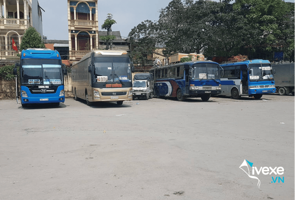 Bãi xe rộng rãi tại bến xe phía Tây Thanh Hóa