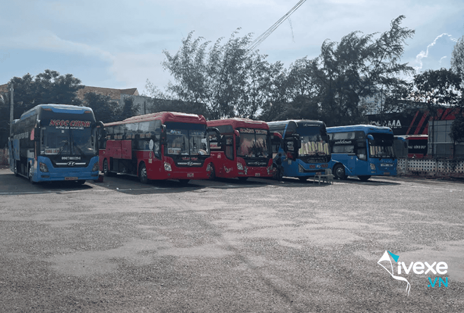 Bãi xe rộng thoáng tại bến xe Bắc Phan Thiết