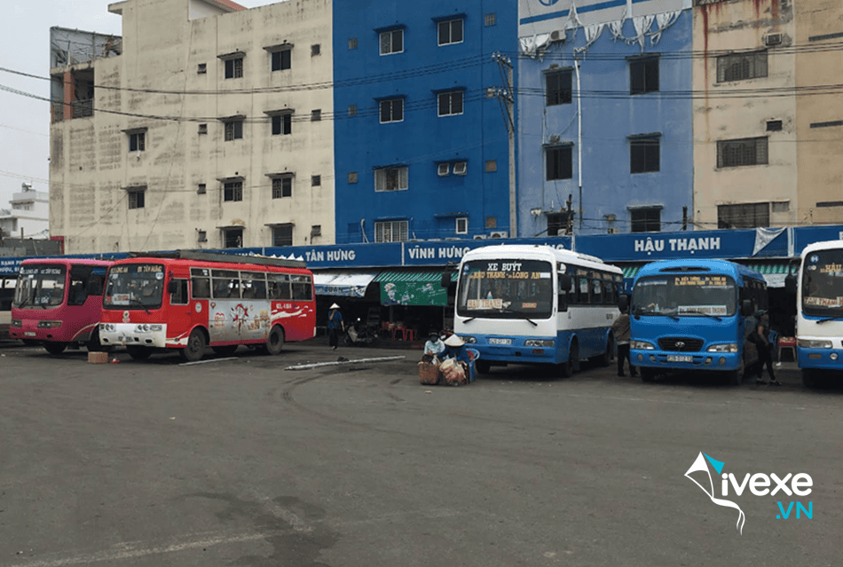 Các phương tiện dừng đỗ tại bến xe Long An