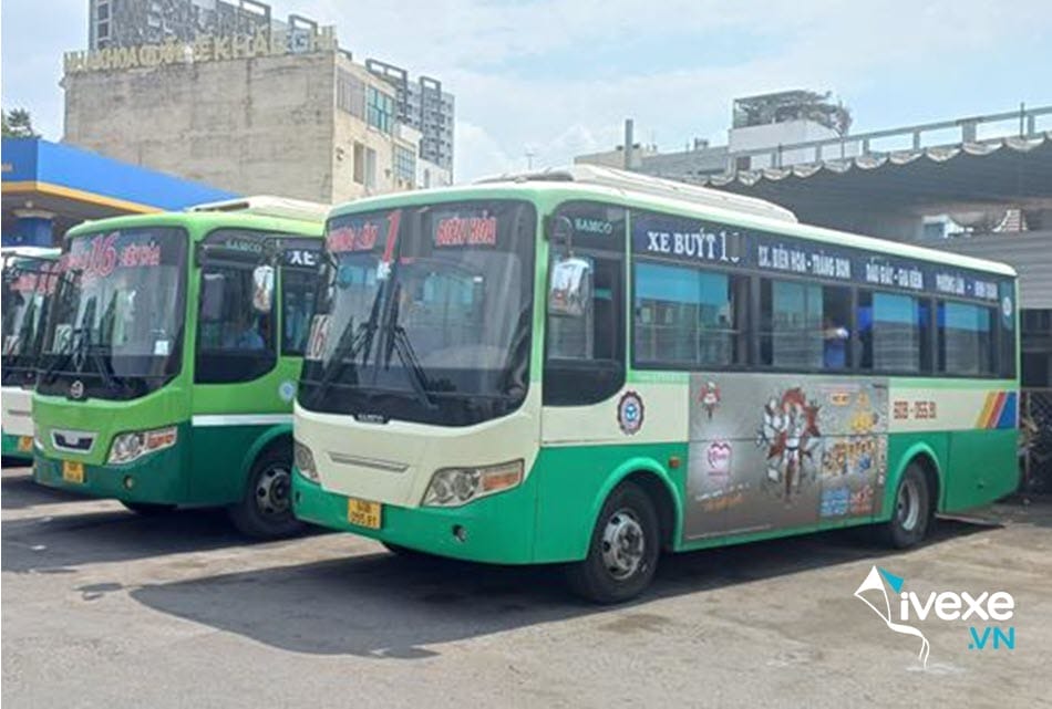 Các phương tiện dừng đỗ tại bến xe Long Khánh