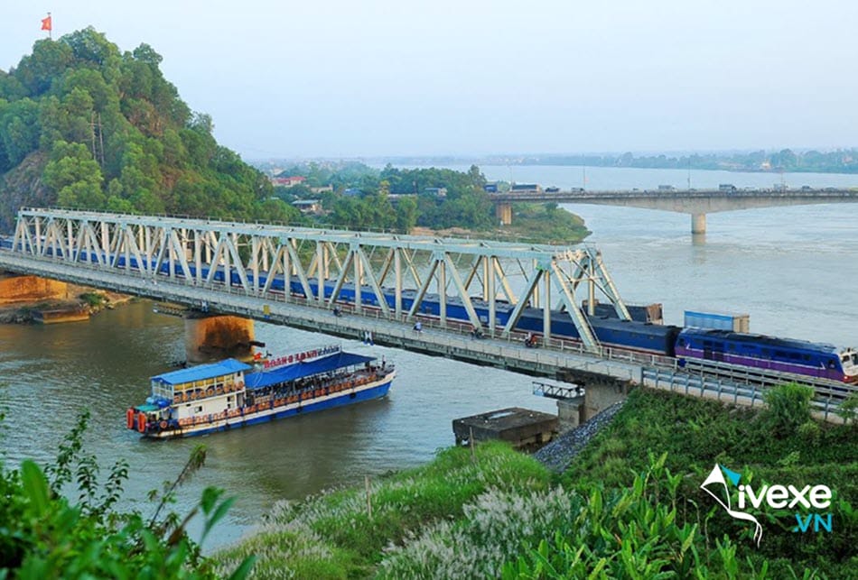 Cầu Hàm Rồng - Điểm thăm quan gần bến xe phía Tây Thanh Hóa