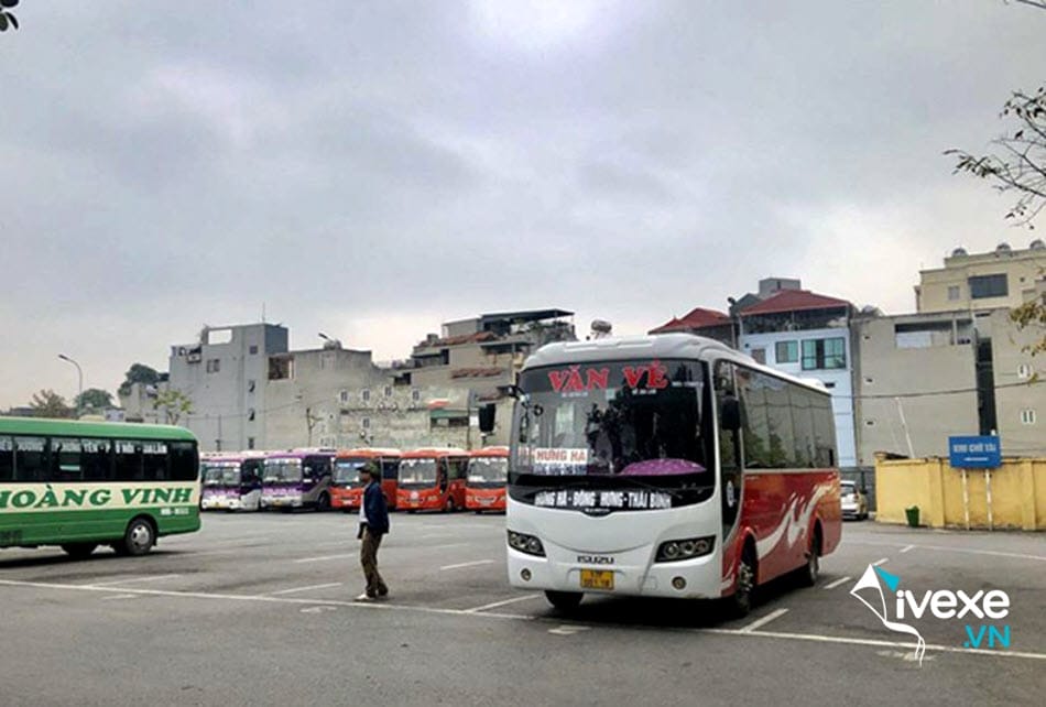 Khu vực dừng đỗ các phương tiện tại bến xe Phúc Yên