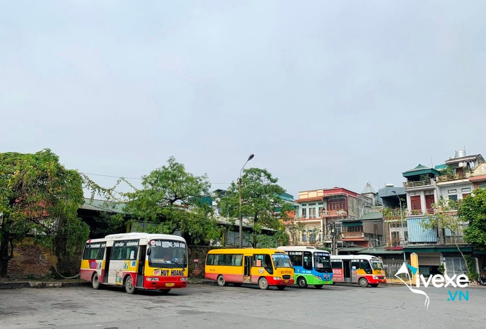 Phương tiện dừng đỗ tại bến xe Hải Tân