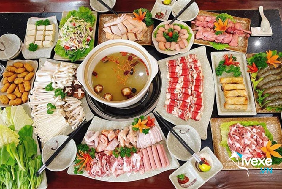 Thực đơn đa dạng tại quán lẩu nấm Hoàng Kim - Gần bến xe Vĩnh Yên