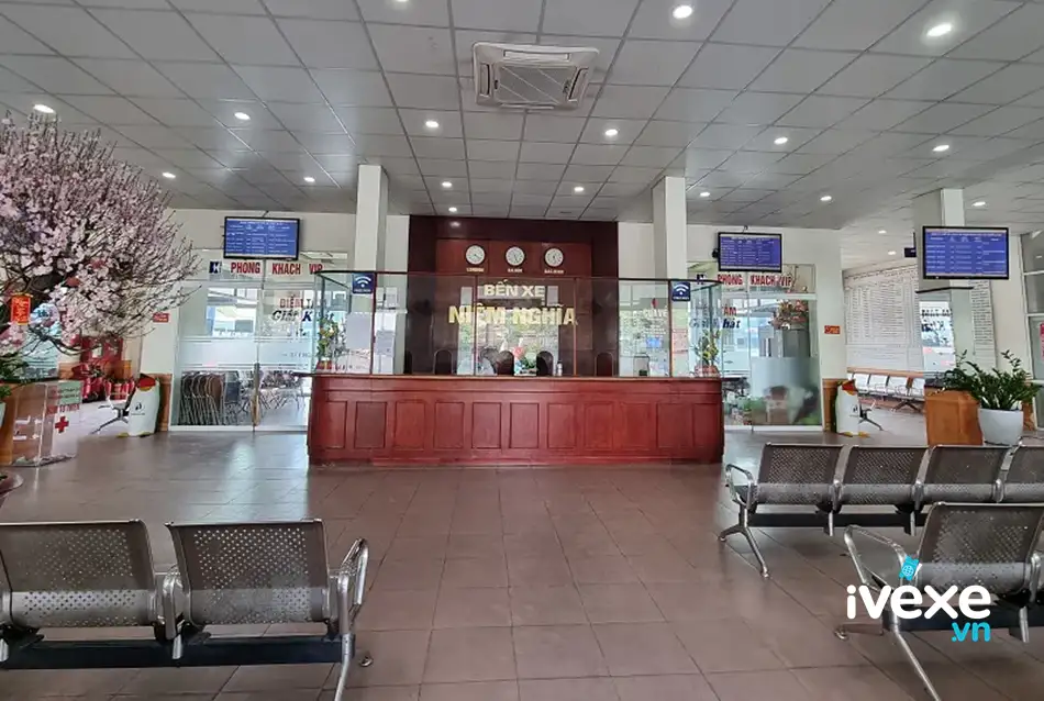 Không khí Tết tại bến xe Niệm Nghĩa