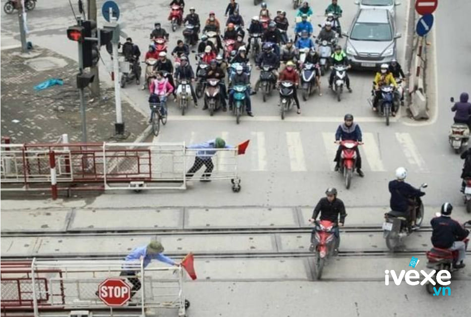 Cố ý vượt rào chắn khi đã có tín hiệu cảnh báo