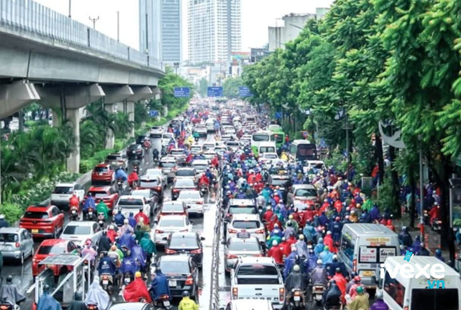 Ùn tắc giao thông nghiêm trọng tại Hà Nội
